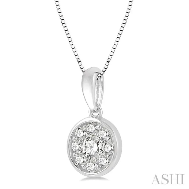 1/3 Ctw Round Cut Diamond Cluster Circular Pendant With Chain in 14K White Gold