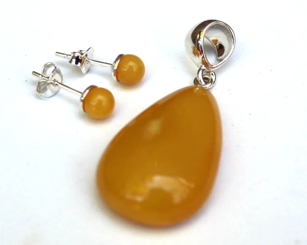 Baltic Amber Jewelry Set Antique Butterscotch Yolk Drop Pendant and Stud Earrings 4.7 gram 925 Silver