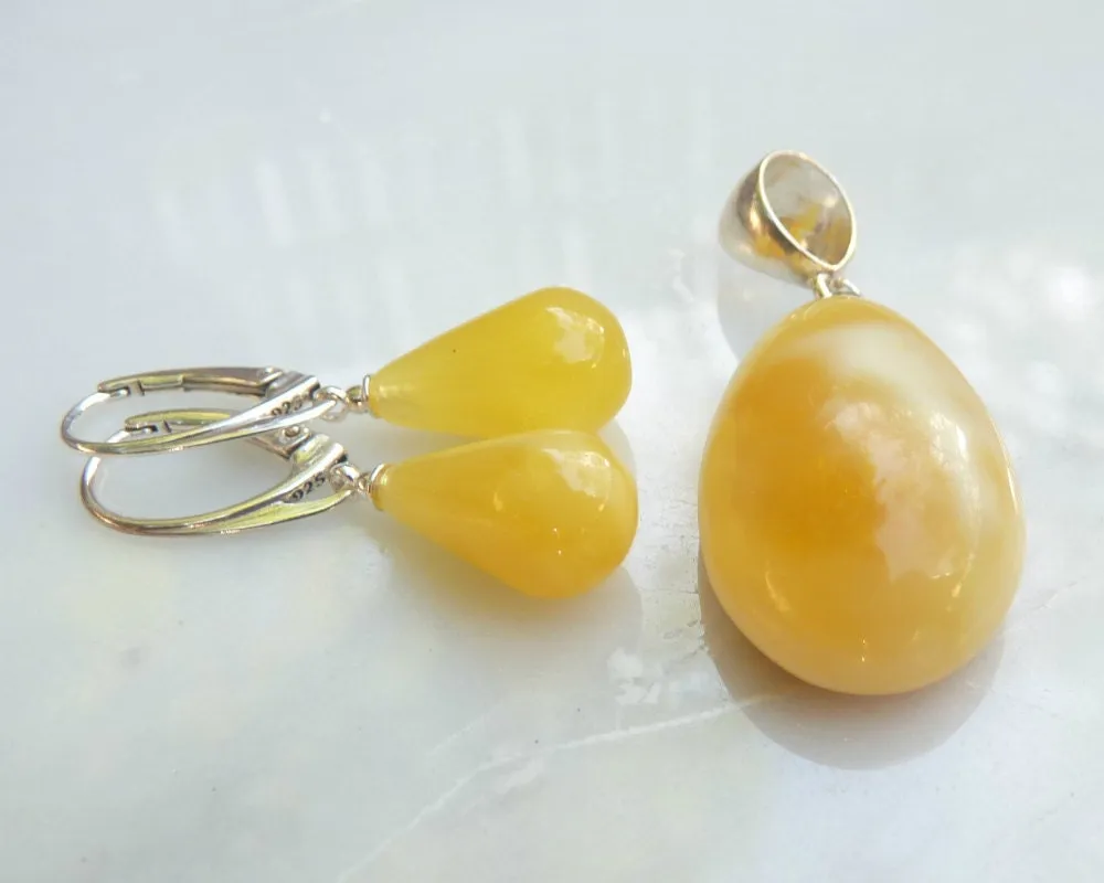 Baltic Amber Jewelry Set Butterscotch Drop Pendant and Earrings 7.9 gram 925 Silver