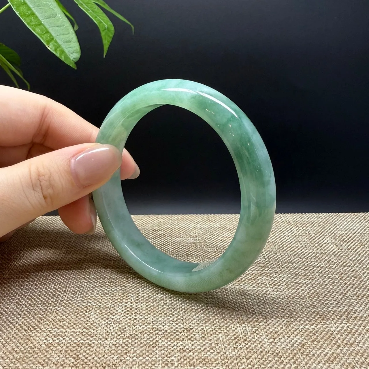 Genuine Burmese Green Jade Jadeite Bangle Bracelet ( 57.1mm )