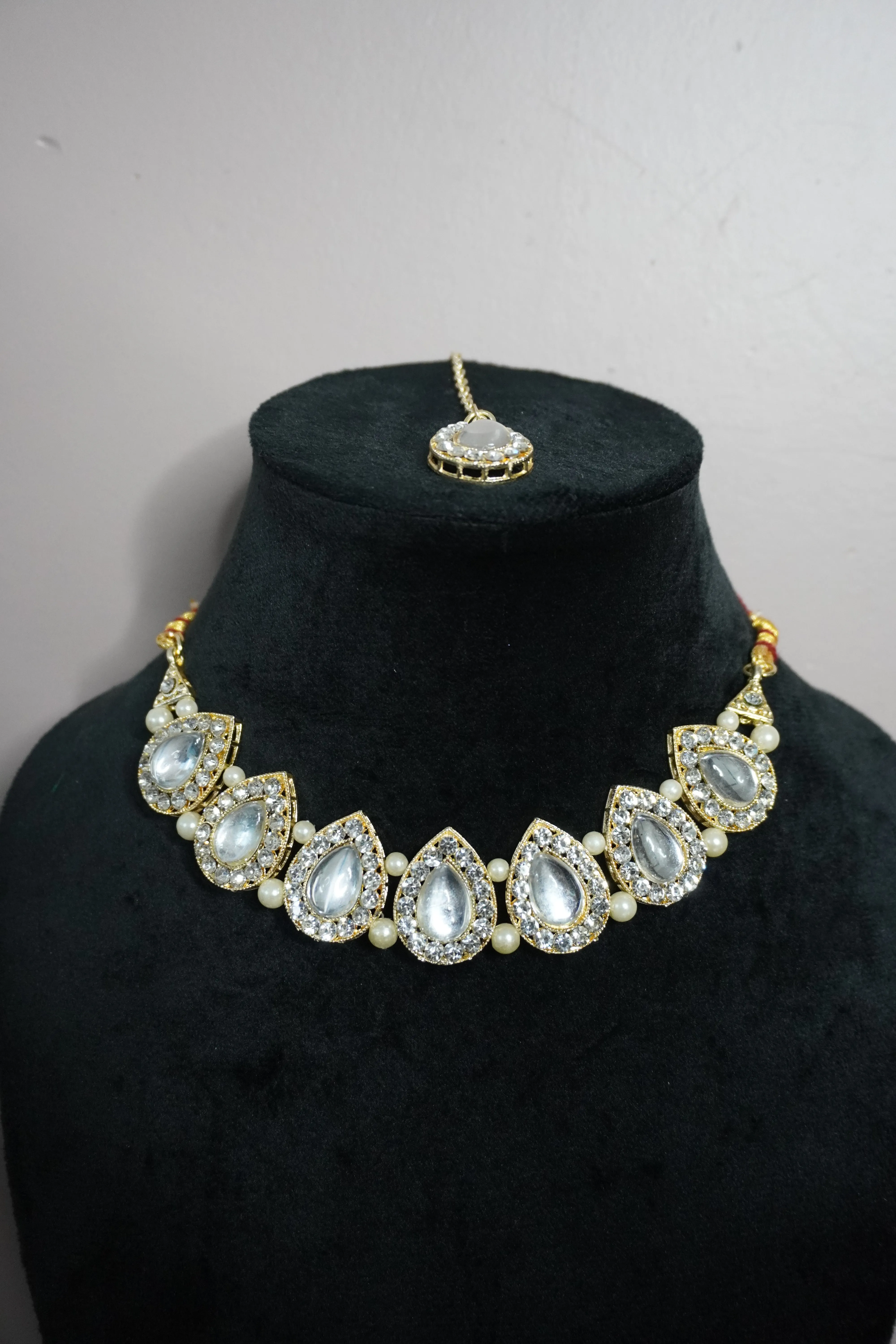 Gold Plated Diamond work Kundan Necklace with Earring & Maang Tikka