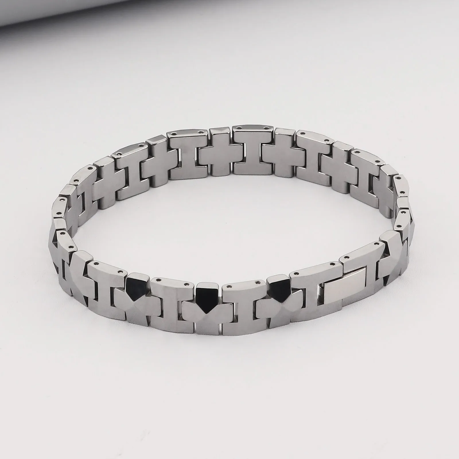 Men’s Titanium Stainless Steel Bracelet – Modern Cross-Link Design, Hypoallergenic and Durable for Everyday Wear