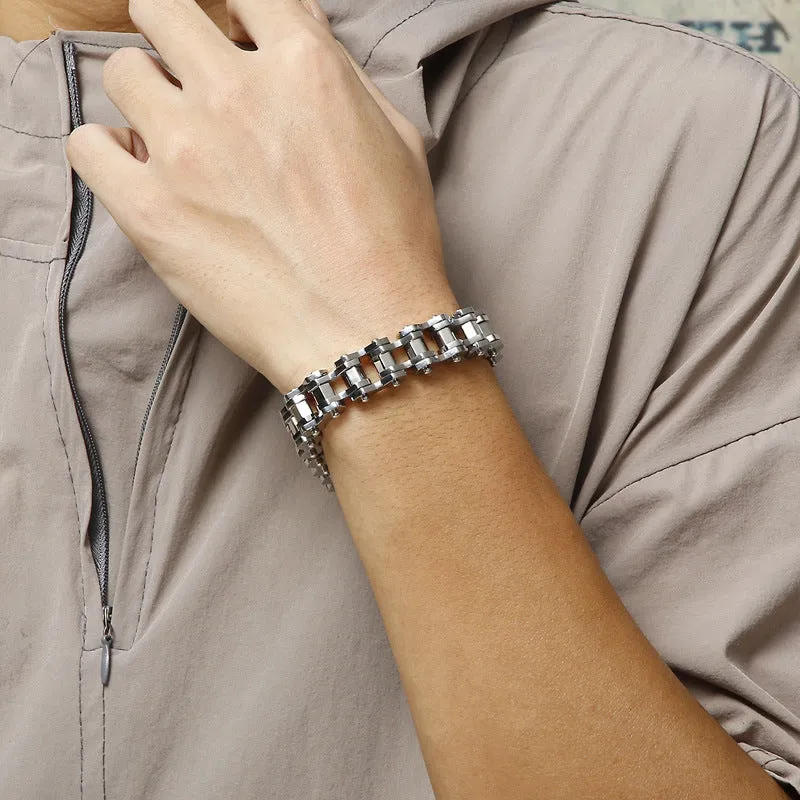 Punk-Inspired Stainless Steel Men's Bracelet with Rhombus Bicycle Chain Design